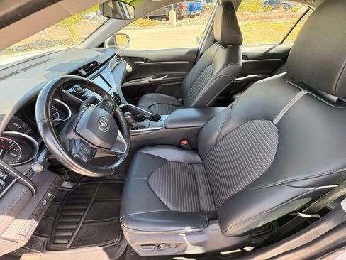 Used 2019 Toyota Camry SE image 11