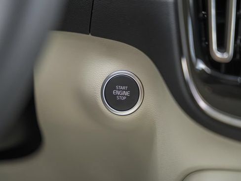 New 2026 Volvo XC40 B5 Ultra w/ Climate Package AWD/4WD image 29