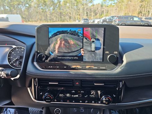 Used 2021 Nissan Rogue SL w/ Premium Package image 28