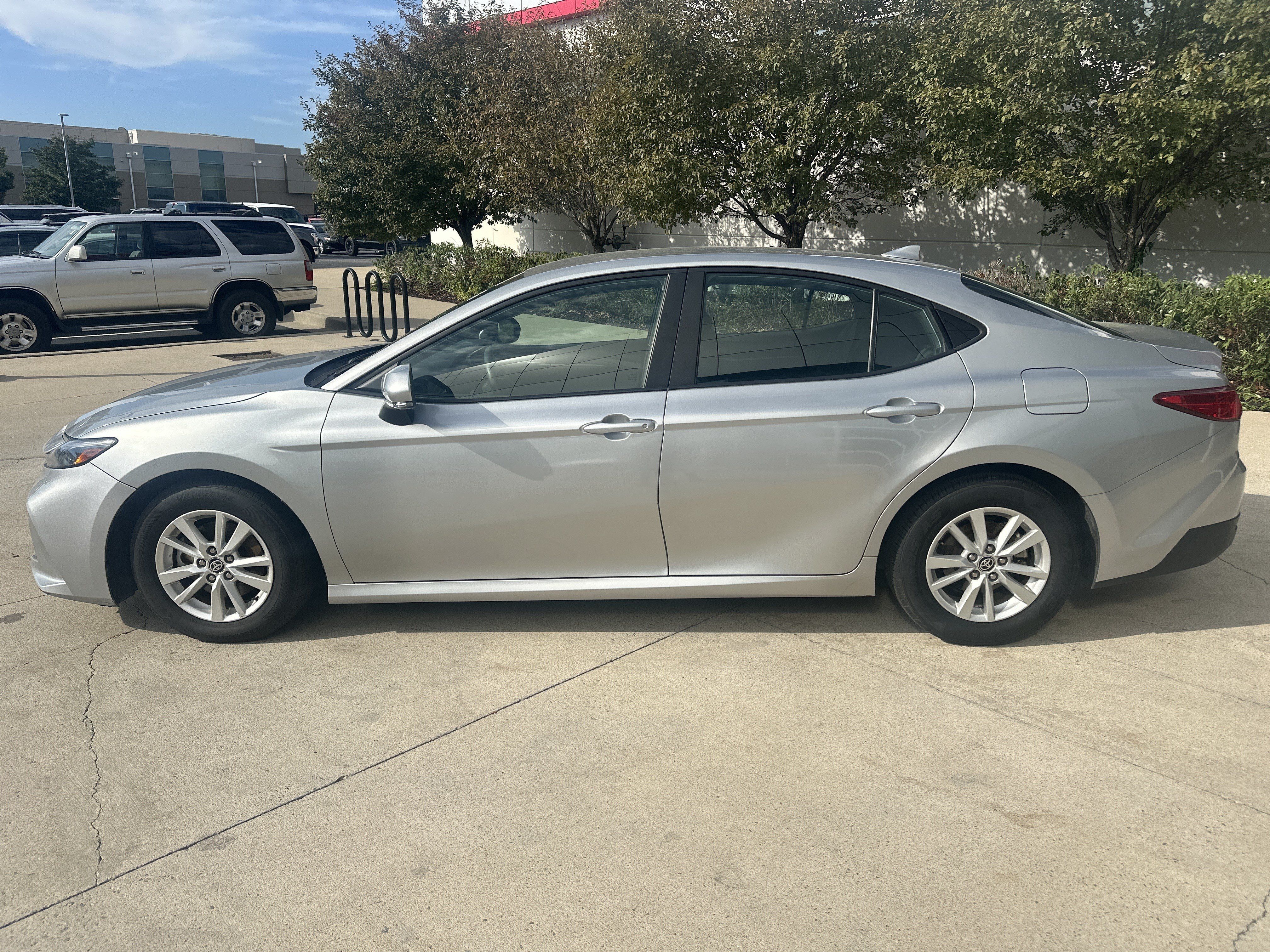 Used 2025 Toyota Camry LE FWD image 10