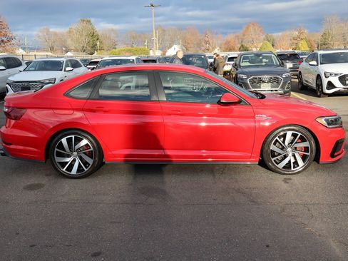 Used 2020 Volkswagen Jetta GLI image 4