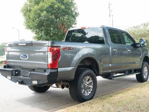 Used 2019 Ford F250 XLT w/ XLT Premium Package AWD/4WD image 9