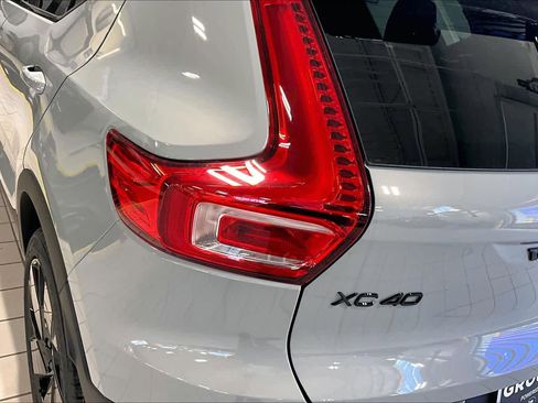 New 2026 Volvo XC40 B5 Ultra w/ Protection Package Premier AWD/4WD image 5
