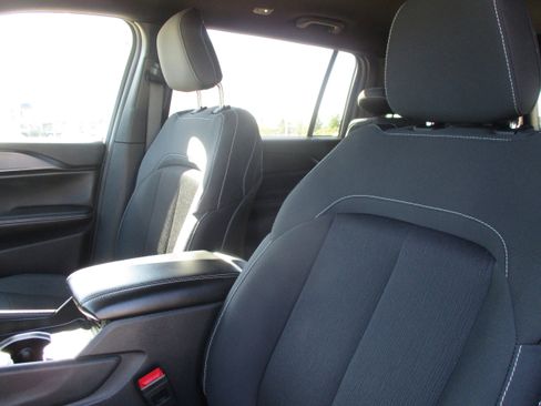 Used 2024 Jeep Grand Cherokee L Laredo w/ Luxury Tech Group I RWD image 34