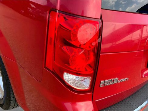Used 2013 Dodge Grand Caravan SE FWD image 28