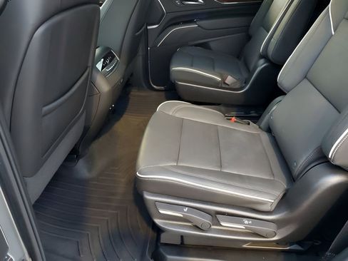 Certified 2024 Cadillac Escalade Premium Luxury image 21