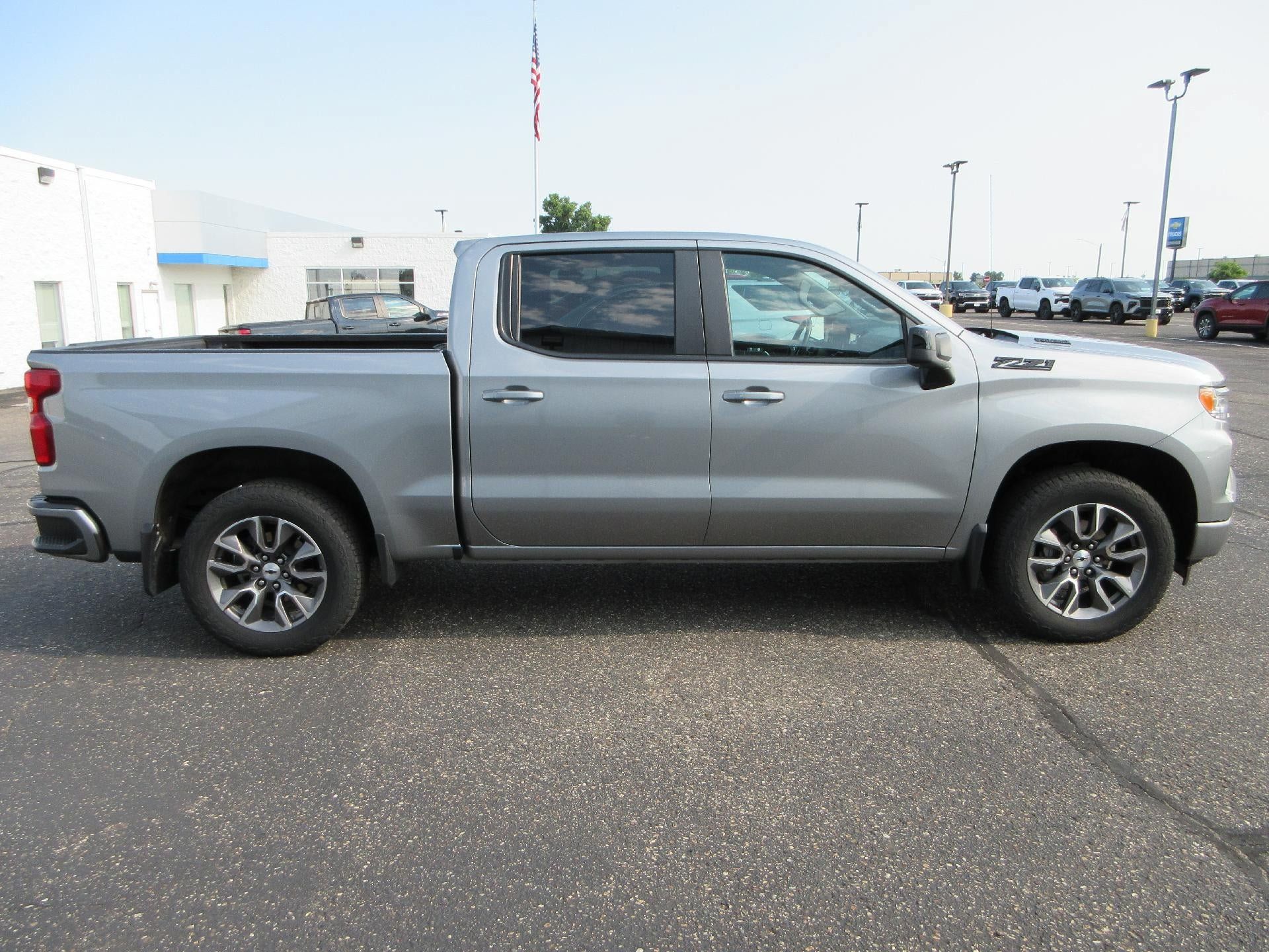 Certified 2023 Chevrolet Silverado 1500 RST w/ Z71 Off-Road Package AWD/4WD image 4