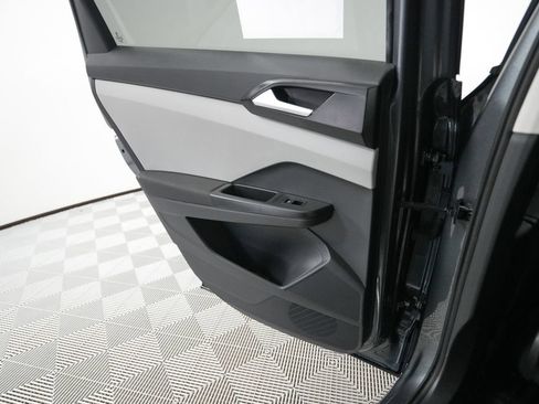 Used 2023 Volkswagen Taos SE FWD image 14