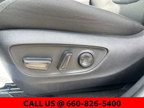 Used 2025 Toyota RAV4 XLE image 19