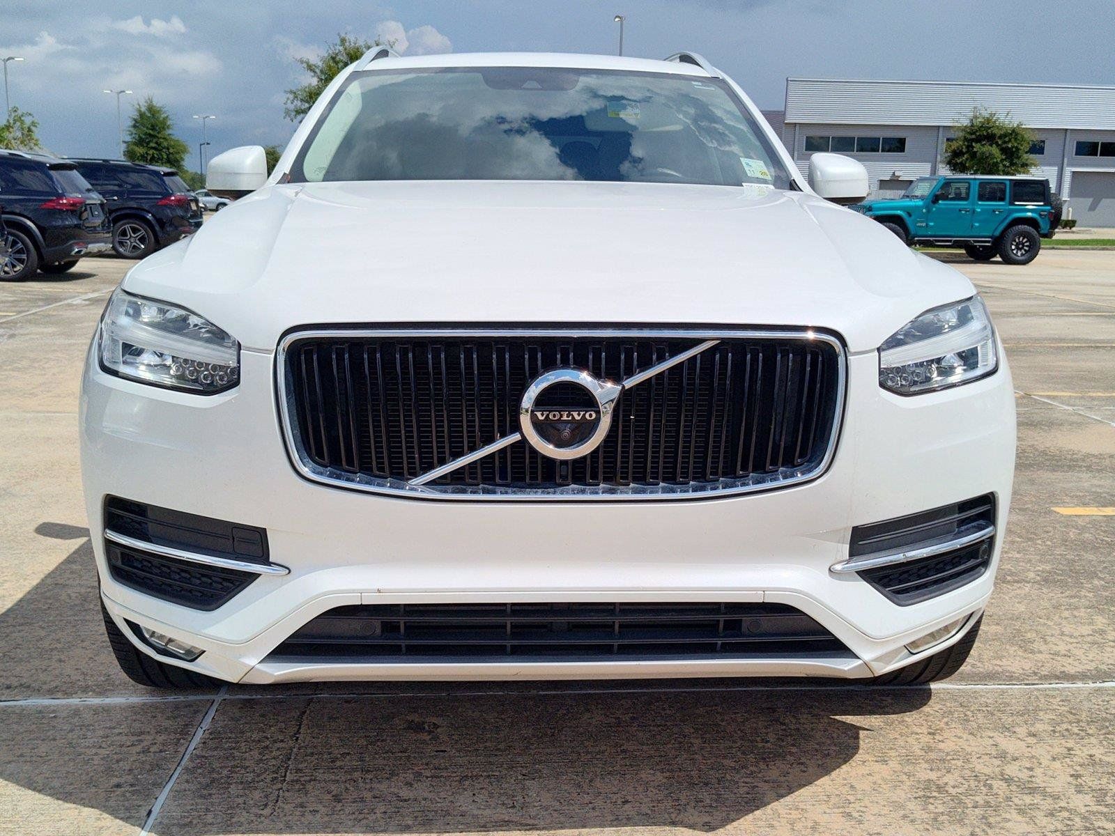 Used 2018 Volvo XC90 T6 Momentum w/ Convenience Package AWD/4WD image 11
