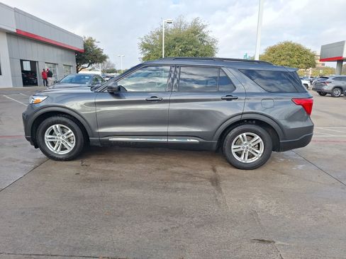 Used 2020 Ford Explorer XLT w/ Equipment Group 202A image 3