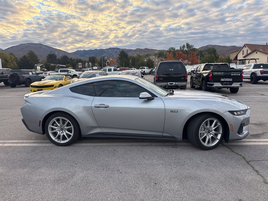 Used 2024 Ford Mustang GT Premium RWD image 3