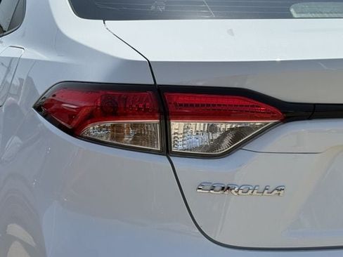 Used 2026 Toyota Corolla LE FWD image 6