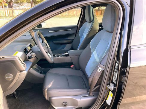 New 2025 Volvo EX30 Plus w/ Protection Package Premier image 11