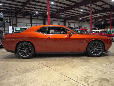 Used 2022 Dodge Challenger R/T Scat Pack w/ Driver Convenience Group image 10
