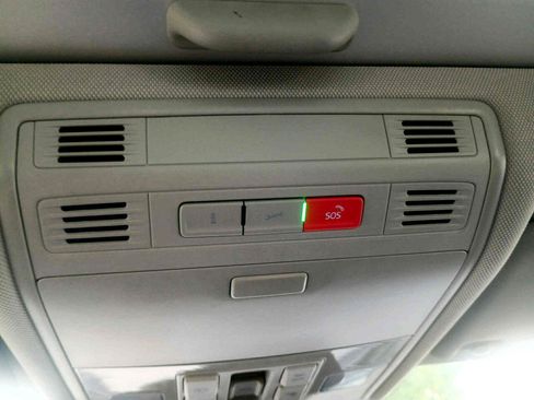 Used 2023 Volkswagen Jetta SE w/ Panoramic Sunroof Package image 16