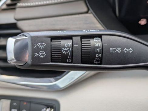 Used 2024 GMC Acadia Denali image 28