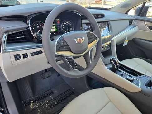 New 2025 Cadillac XT5 Premium Luxury w/ LPO, Red Accent Package FWD image 10