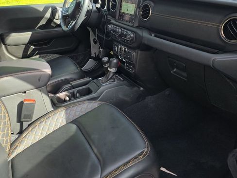 Used 2023 Jeep Wrangler Unlimited Sahara AWD/4WD image 5