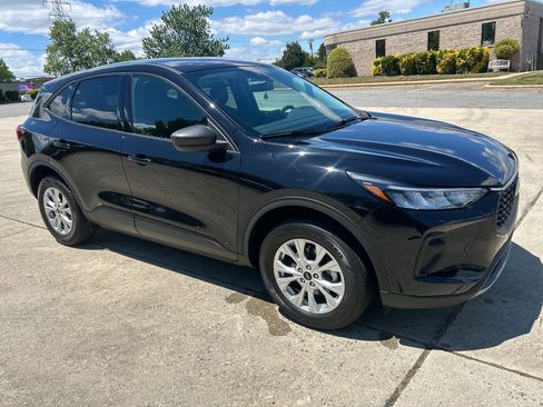 Used 2025 Ford Escape Active AWD/4WD image 8