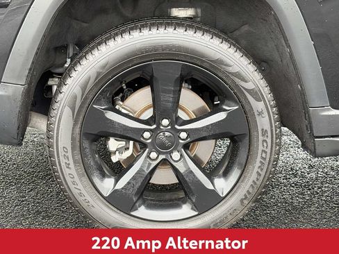 Used 2025 Jeep Grand Cherokee L Limited w/ Black Appearance Package AWD/4WD image 9