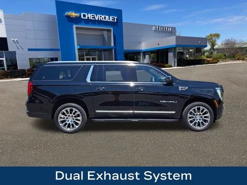 Used 2025 GMC Yukon XL Denali AWD/4WD image 26