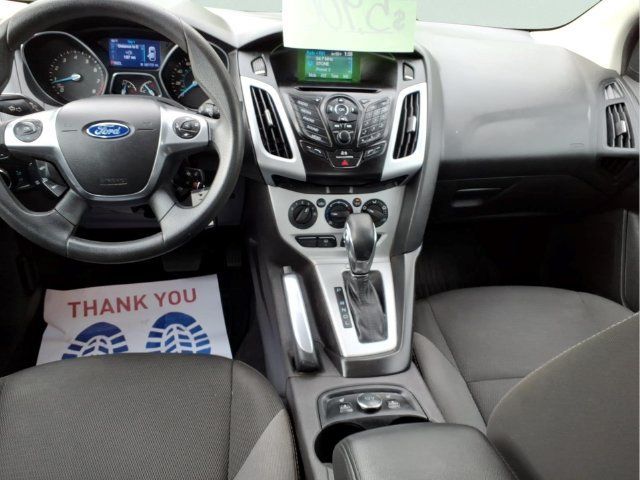 Used 2014 Ford Focus SE w/ SE Winter Package FWD image 10