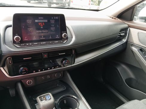 Used 2022 Nissan Rogue SV FWD image 20