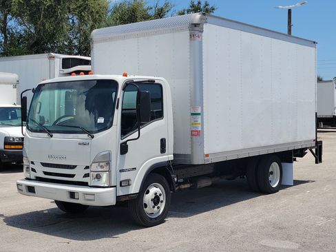 Used 2024 Isuzu NPR RWD image 7