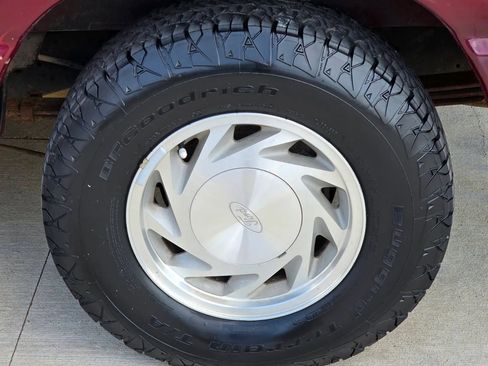Used 2003 Ford E-150 and Econoline 150 RWD image 26
