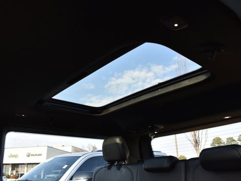 Used 2025 Jeep Wagoneer Series II w/ Premium Group I image 32