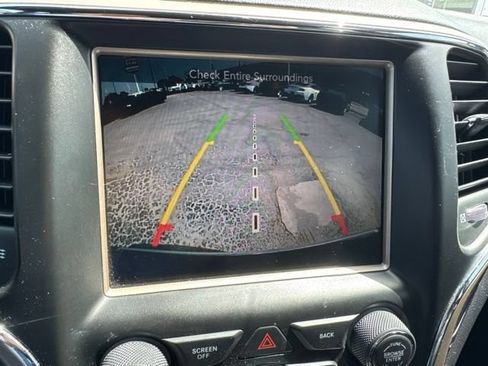 Used 2016 Jeep Grand Cherokee Overland RWD image 12
