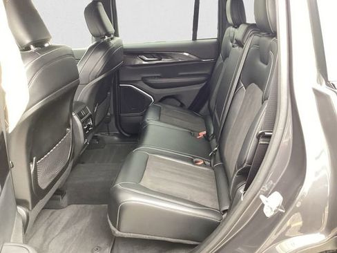 Certified 2022 Jeep Grand Cherokee Altitude image 13