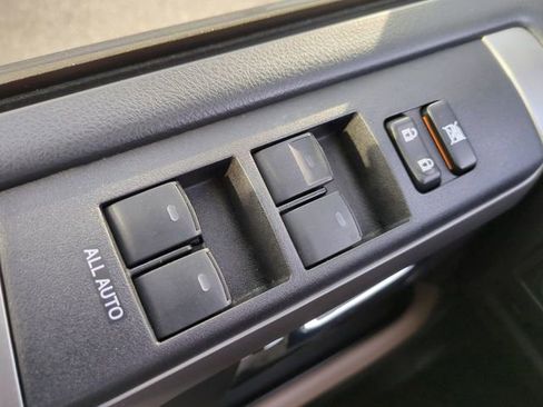 Used 2017 Toyota 4Runner SR5 Premium image 26