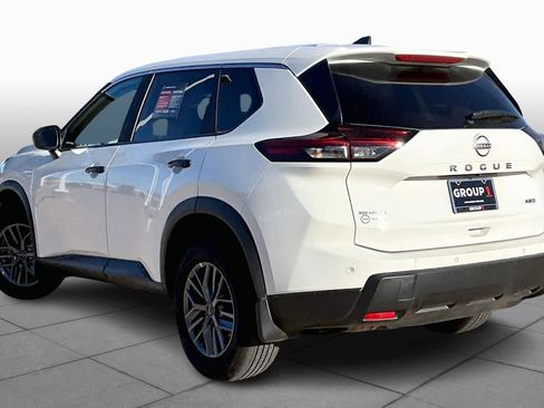 Used 2025 Nissan Rogue S AWD/4WD image 10