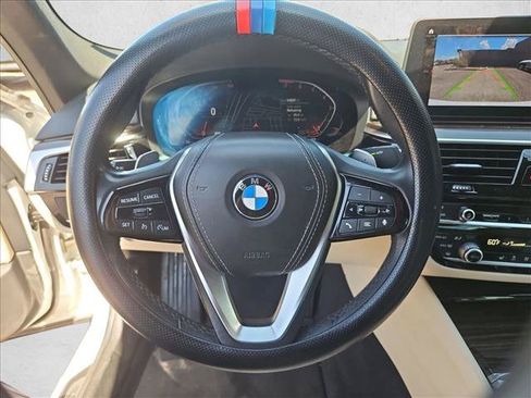 Used 2023 BMW 540i w/ Premium Package RWD image 14