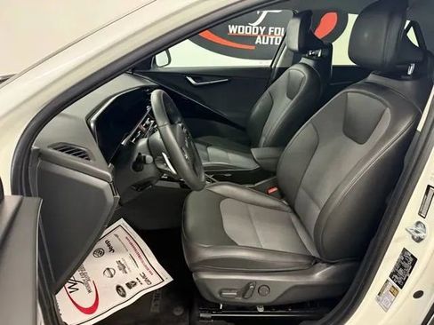 Used 2025 Kia Niro EX FWD image 11