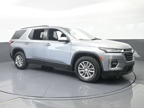 Used 2023 Chevrolet Traverse LT FWD image 8