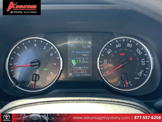 Certified 2022 Toyota RAV4 LE AWD/4WD image 28