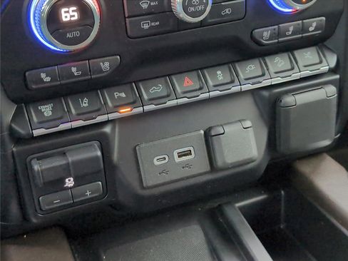 Used 2022 GMC Sierra 3500 Denali w/ Denali Ultimate Package image 20