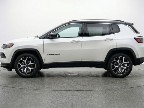 Used 2025 Jeep Compass Limited AWD/4WD image 5