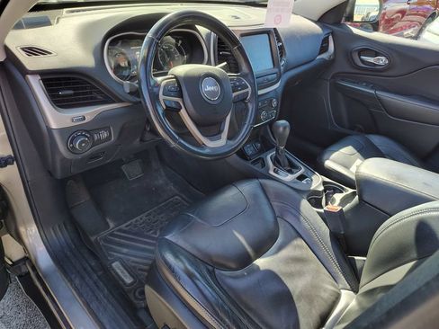 Used 2016 Jeep Cherokee Limited FWD image 11