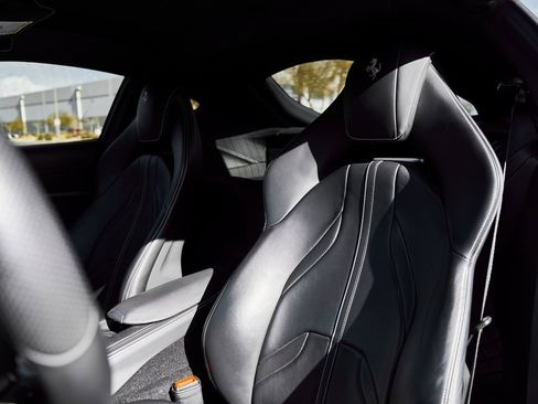 Used 2019 Ferrari 812 Superfast image 40