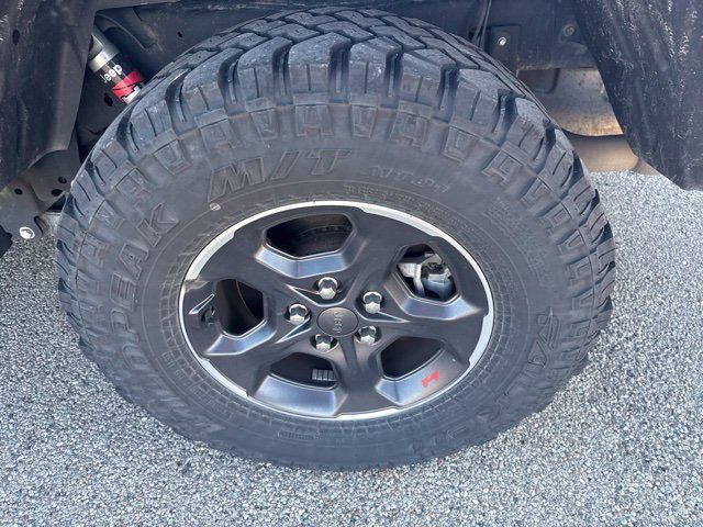 Used 2022 Jeep Gladiator Rubicon w/ LED Lighting Group AWD/4WD image 13