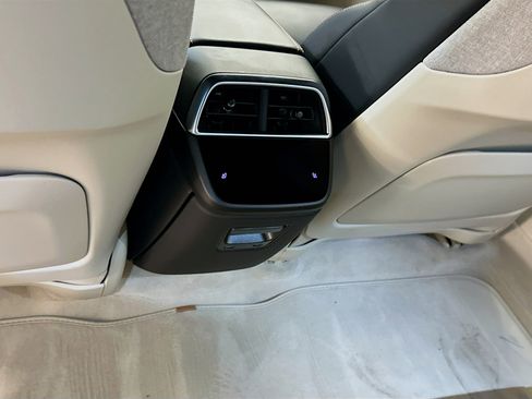 Used 2024 Lucid Air Touring AWD/4WD image 28