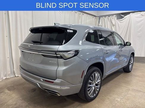 Used 2025 Buick Enclave Avenir w/ Super Cruise Package image 5
