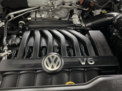 Used 2020 Volkswagen Atlas Cross Sport SEL Premium R-Line image 46