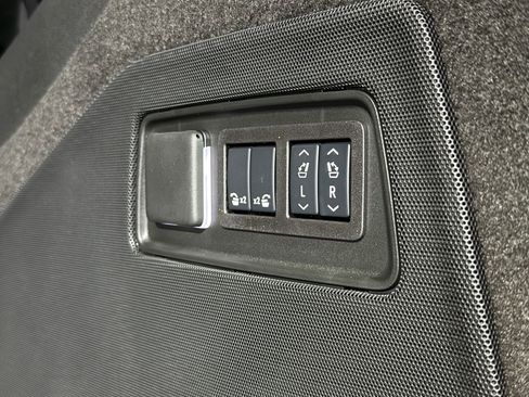 New 2025 Cadillac Escalade ESV Luxury image 47