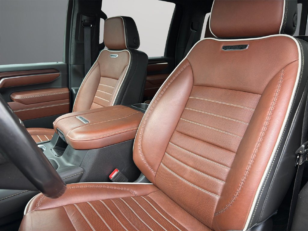 Used 2024 GMC Sierra 2500 Denali Ultimate AWD/4WD image 13