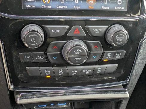 Certified 2022 Jeep Grand Cherokee Limited image 27